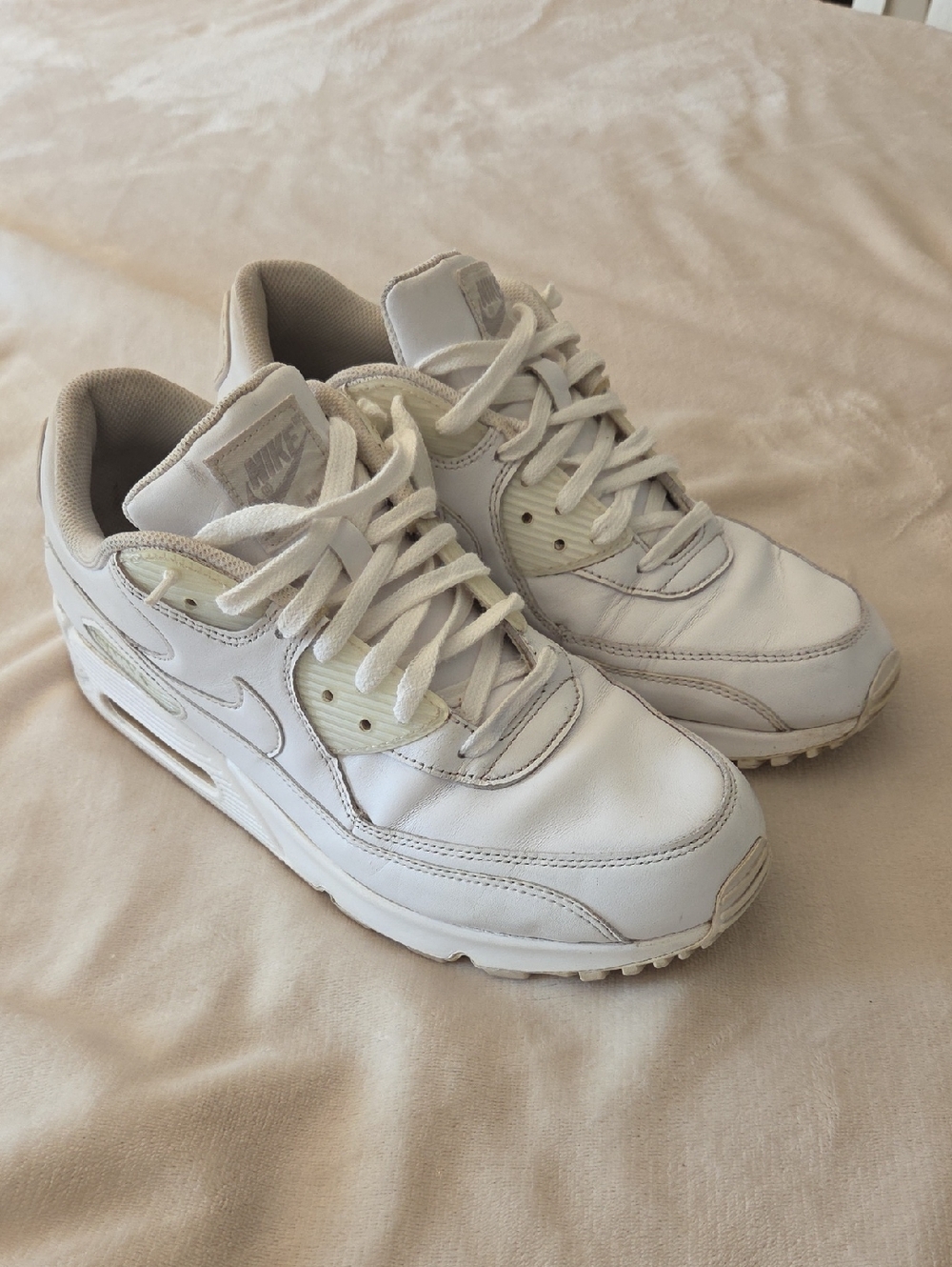 GUC Men's Nike Air Max, White, Size 10.5